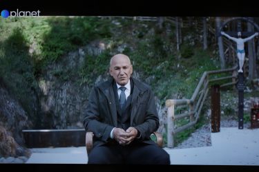 Na svoji strani ali evangelij po Janši je najdaljši predvolilni spot