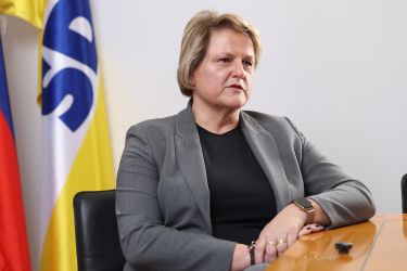 Prva Janševa poslanka Jelka Godec: Človeku lahko res poči film (INTERVJU)