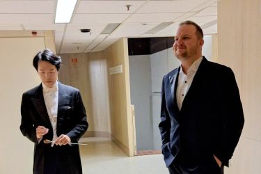 Stoječe ovacije v Cankarjevem domu: poslušalstvo je bilo očarano