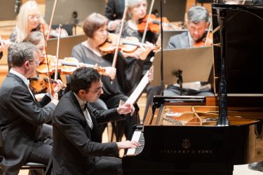 Pianist se je poškodoval – tako so se znašli v Slovenski filharmoniji