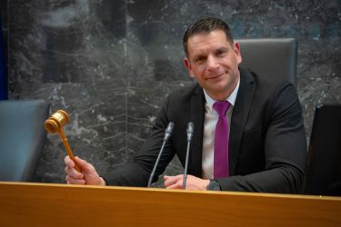 Stevanović in ekipa bi delili bombončke – a od kod jim denar?