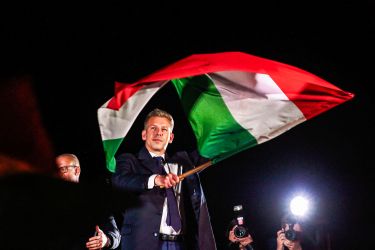 Obrat na Madžarskem: kako je Péter Magyar porazil Viktorja Orbana