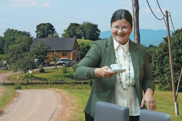 Ozadje: razvpita poslanka Katja Kokot gradi hišo – kdo je pravi investitor