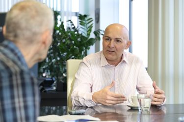 Popuščanja ne bo! Pedagoški establišment ni stroka (INTERVJU)
