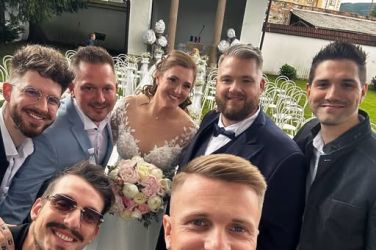 Na poroki ni manjkalo dobre volje
