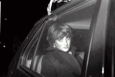 Diana, princesa ljudskih src, ki je s svojo toplino in neposrednostjo za vedno zaznamovala britansko monarhijo