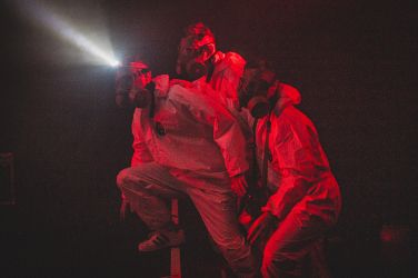 Tako je bil videti začetek izjemno uspešnega koncerta v Kinu Šiška leta 2025