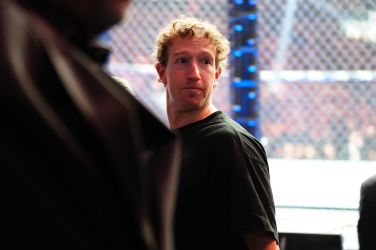 Mark Zuckerberk bo moral plačati zasoljeno odškodnino