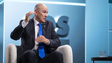 Janez Janša: »Sredina je črta, na konici noža ne moreš stati«