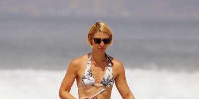 Igralka Claire Danes poletne dneve preživlja na plaži v Malibuju