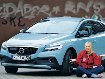 PREIZKUSILI SMO: Volvo V40 cross country