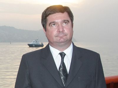 robert časar, janez janša.jpg