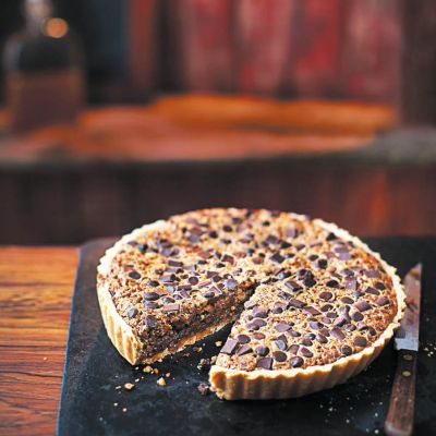 Orehova pita s koscki cokolade
