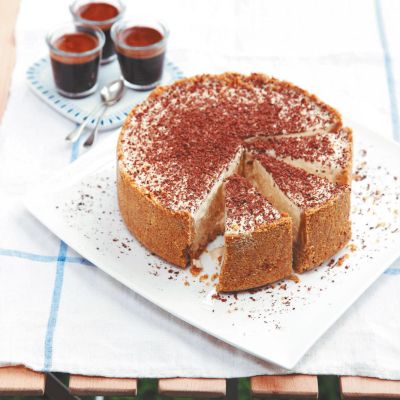 Frozen cheesecake with Baileys &amp; chocolate