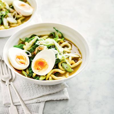 Preprosta japonska juha z rezanci