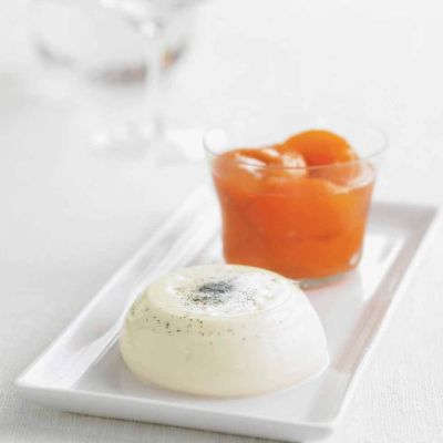PANNA COTTA WITH APRICOT COMPOTEP126-128