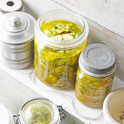 CRUNCHY COURGETTE PICKLE
