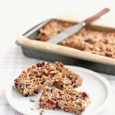 cinnamon berry granola bars