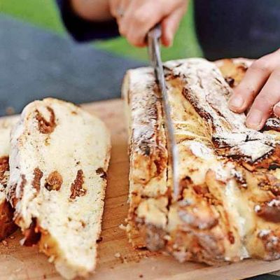 Cracked black pepper &amp; figgy bread