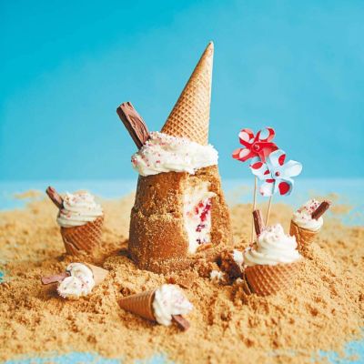 sladka plaza s piskotnimi drobtinami in sirckovo kremo A