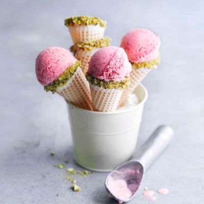 jagodni sladoled s kislo smetano