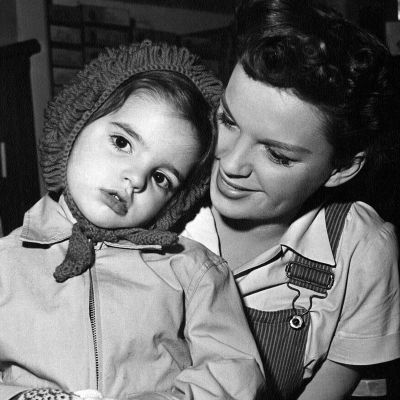 Liza Minnelli z mano Judy Garland leta 1950