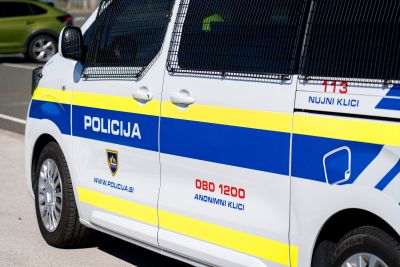 policija, simbolična, policijski-avto