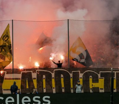 Navijač KRŠIL KARANTENO in končal na policiji, potem se je oglasil KLUB in storil nekaj - FANTASTIČNEGA