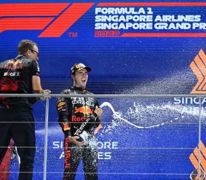 V Singapurju slavje Pereza, Verstappen šele sedmi