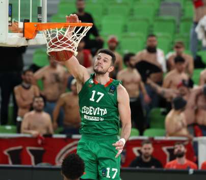 Zmaji v ligi ABA pokazali drugačen obraz in prišli še do šeste zmage, kapetan pa do mejnika!