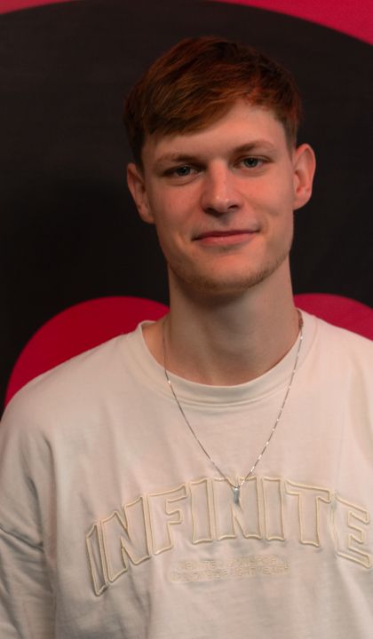 Matic Pavlič z umetniškim imenom TALLO.