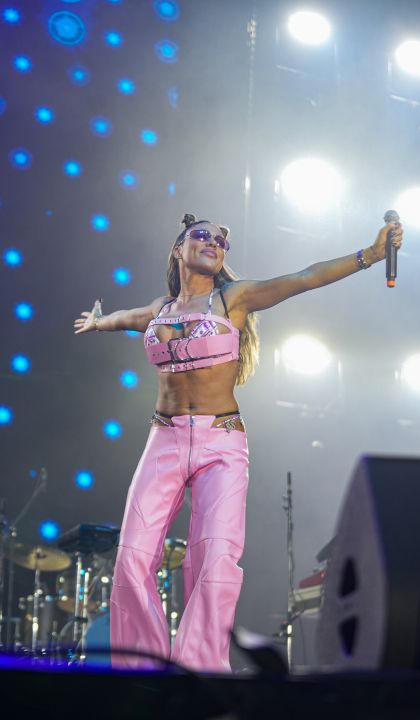 Zapeljiva in seksi Sandra Afrika