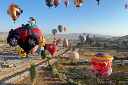 Sobota Balonfest: Ta konec tedna gre zares – nad Pomurjem prvič več kot 30 balonov posebnih oblik!