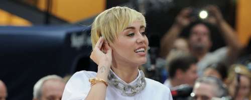 Miley Cyrus oznanila veselo novico