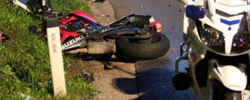 V dveh nesrečah huje poškodovana motorista