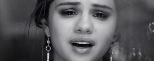 Selena zbolela za težko boleznijo