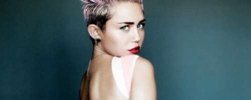 Miley je postala dolgolasa blondinka