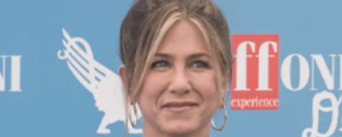 Salonarji za 24 evrov po vzoru Jennifer Aniston