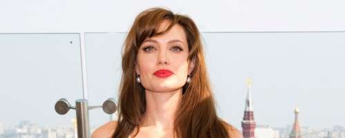 Angelina Jolie spregovorila o svoji preminuli materi