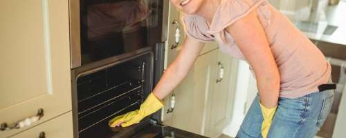 Top nasvet: Očistite pečico brez strupenih kemikalij!