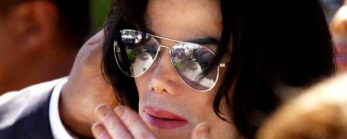 Splet razburila sveža fotografija pokojnega Michaela Jacksona