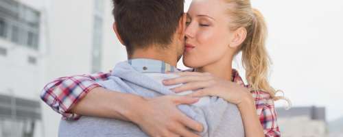 Poljubljanje krepi naravno odpornost