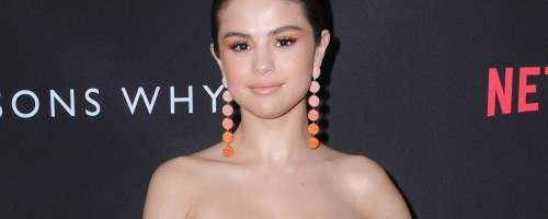 Selena Gomez blestela v Los Angelesu na premieri nove serije