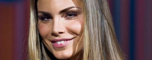 Srbi se hvalijo: Naša manekenka v vlogi prve dame ZDA (video)