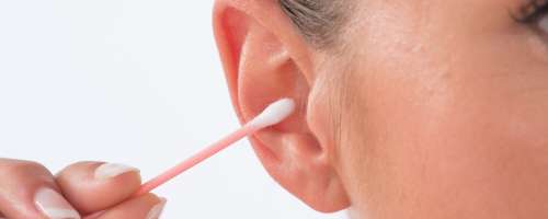 Hude posledice odstranjevanja ušesnega masla s paličico