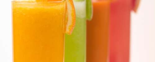 Resnica o sadnih sokovih: vitaminsko bogati ali redilni?