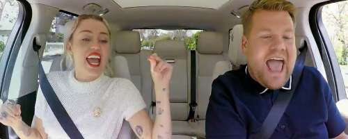 VIDEO: Avtokaraoke z Miley Cyrus