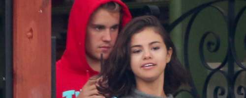 FOTO: Selena ujeta med poljubljanjem z Bieberjem