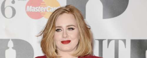 To je naredila Adele in presenetila javnost
