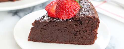 Najbolj preprost recept na svetu: Čokoladni kolač iz dveh sestavin